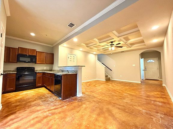3rd image of 6412 Attucks Ln
