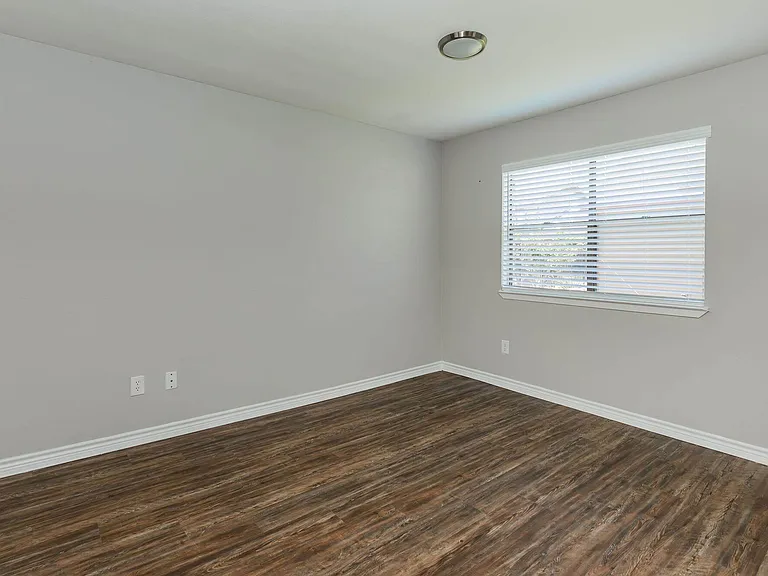 REGENCY PLACE APARTMENTS — Photo 17