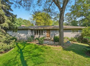 60120 Mount Vernon Rd, Rochester, MI 48306