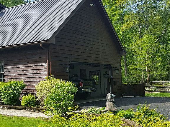 Attached 2 Car Garage