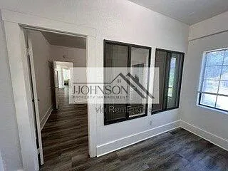 830 N Van Buren St #D — Photo 10