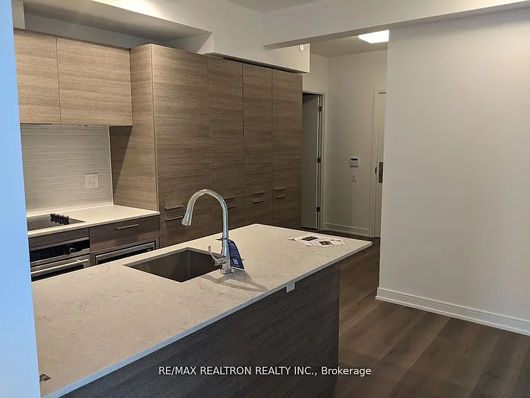 3 Gloucester St #1009 — Photo 13