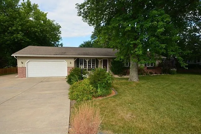303 Sullivan Cir photo 1
