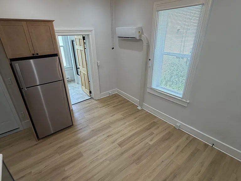 1214 Columbia St #6 — Photo 7