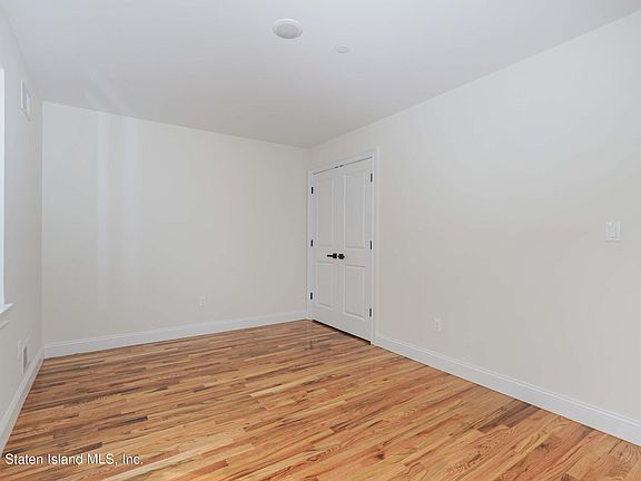 4th image of 268 Melvin Ave