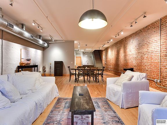 4th image of 420 S 11th St APT 408