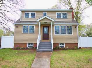 238 Seminole St, Ronkonkoma, NY 11779