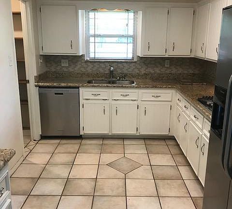 4th image of 410 Audubon St
