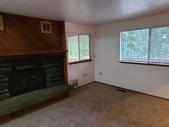 5th image of 1124 Lower Marine Dr #A