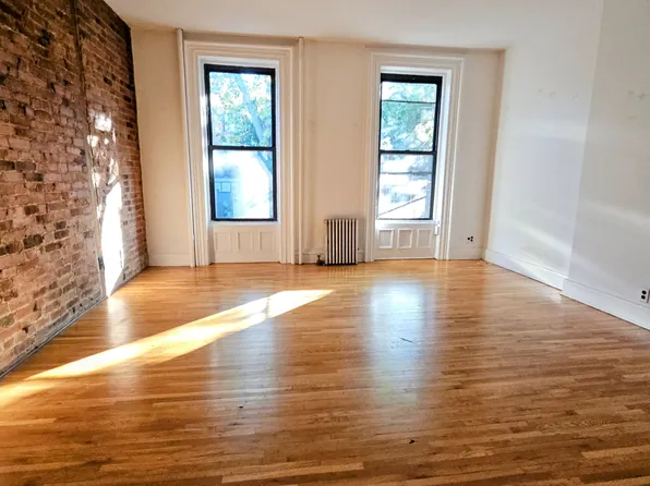 222 Union Street image 10 of 19