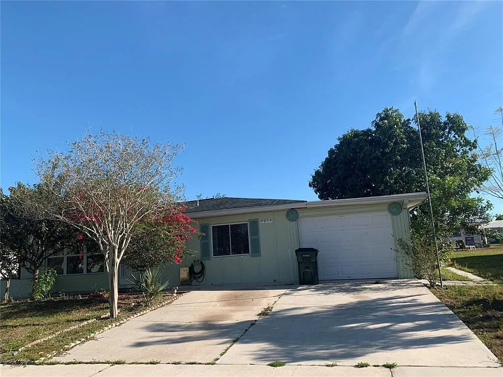 3 bed, 2.5 bath, 1604 sqft, $1,700 — Photo 2
