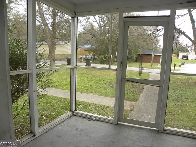 113 Maple St — Photo 8