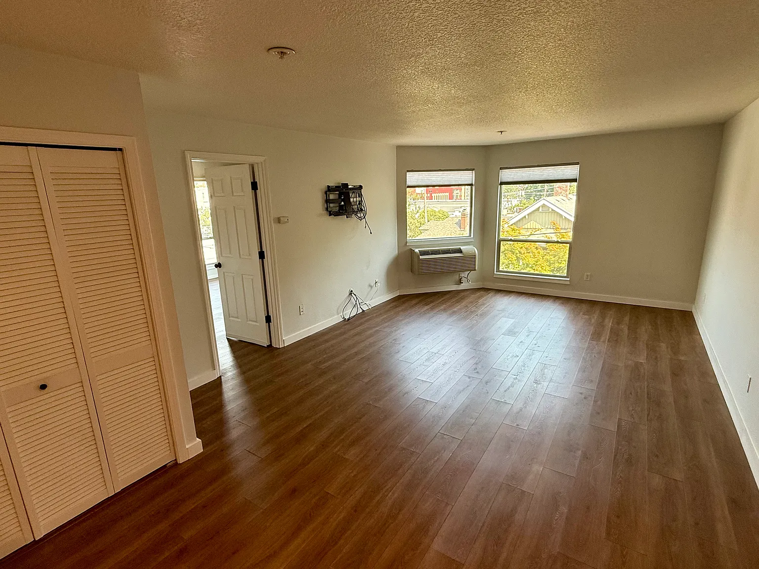 2 bed, 897 sqft, $2,195 — Photo 2