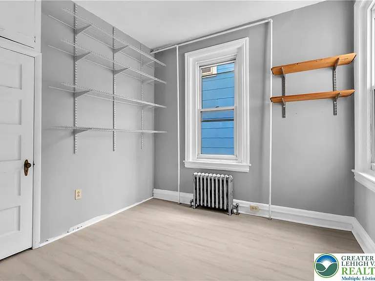 227 E Garrison St — Photo 20