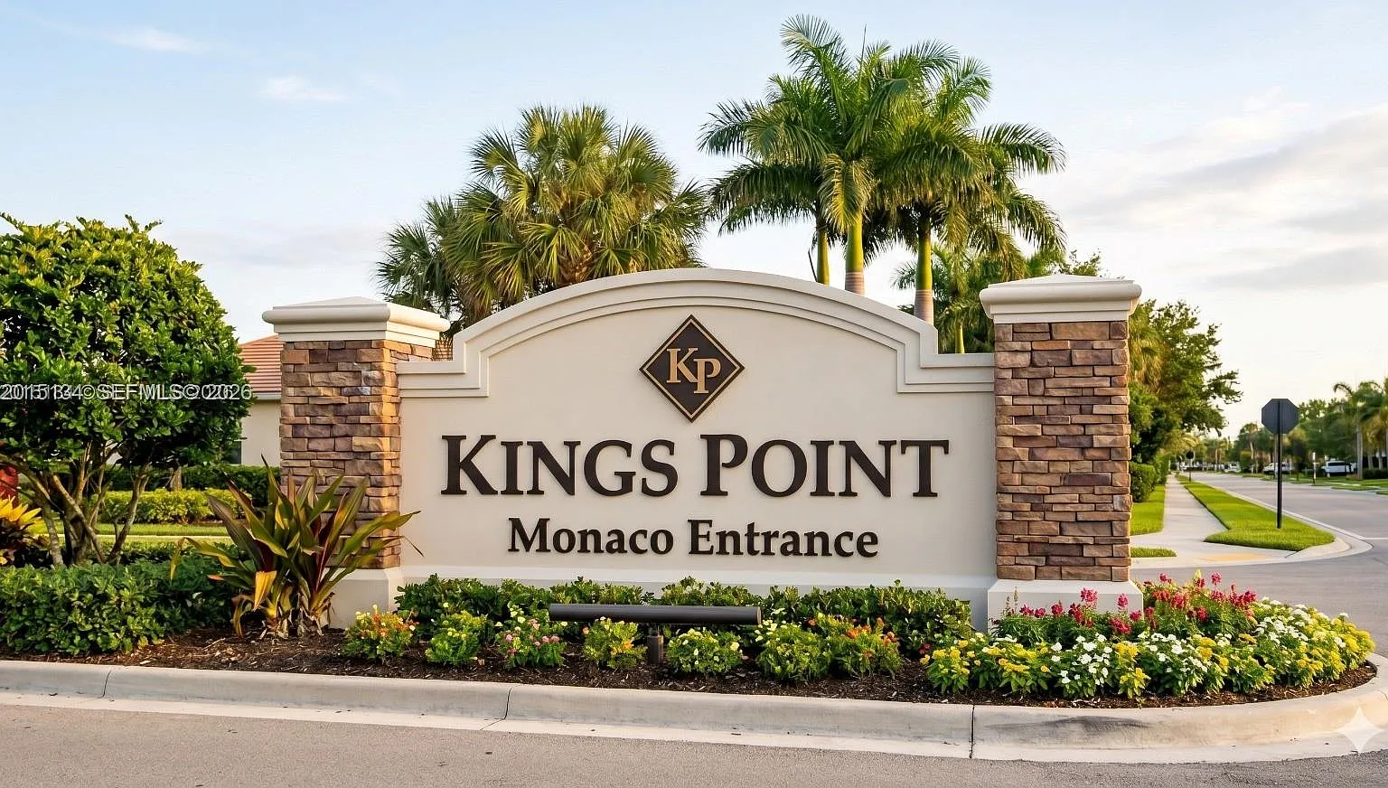 Kings Point Burgundy Condo — Photo 2