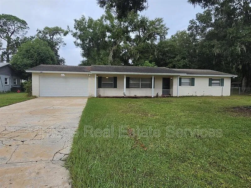 3 bed, 2.0 bath, 1366 sqft, $1,695 — Photo 1