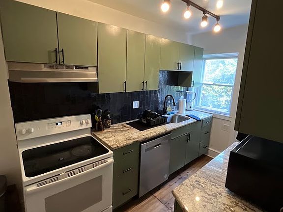 2nd image of 208 S Union St
