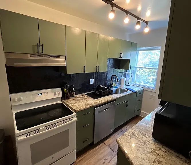 208 S Union St — Photo 2