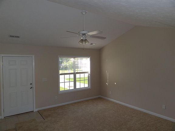 3rd image of 203 Hedingham Ln