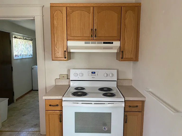 215 Ross Ave — Photo 6