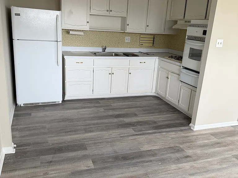 9813 Wistaria St #2 — Photo 11
