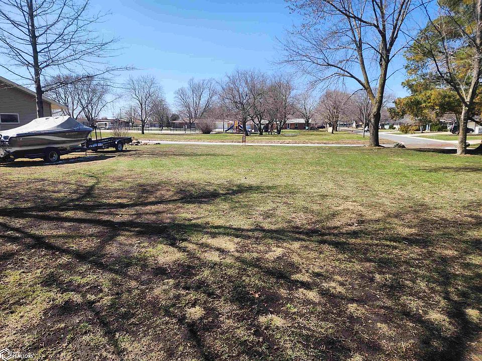2nd image of 10 Parkview Dr