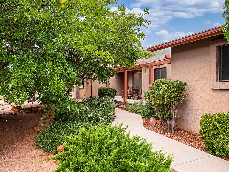 55 Quartz Dr — Photo 26
