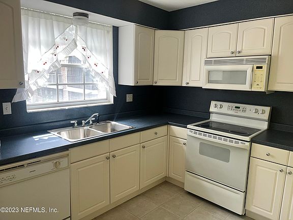 3rd image of 5201 ATLANTIC Boulevard #192