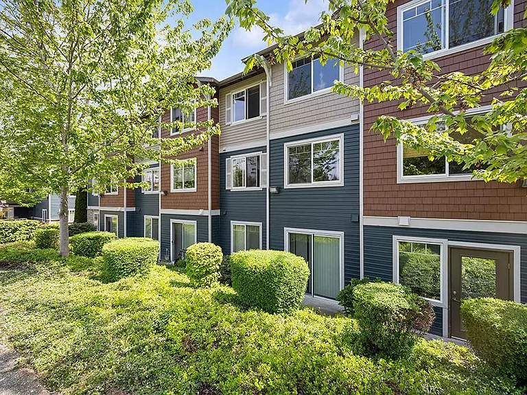 Ballinger Court Senior Affordable Apartments — Photo 17
