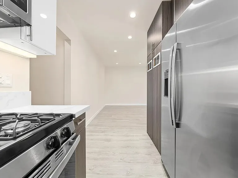 9588 W Olympic Blvd #5 — Photo 7