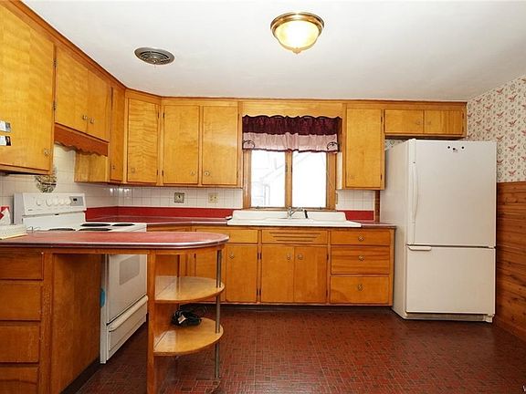 4th image of 443 Wallace Ave