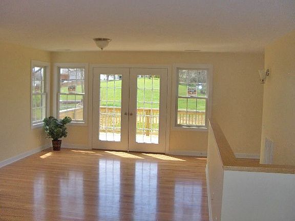 4th image of 205 Shenandoah Ln