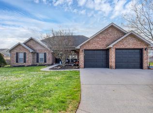 2340 Portland Dr, Maryville, TN 37803