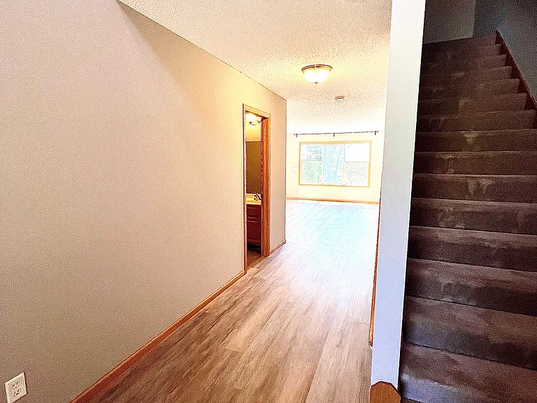 9010 Marsh Run St — Photo 15