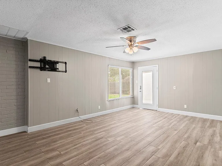 27234 Wells Ln — Photo 6