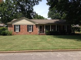 21 Woodmere Dr, Jackson, TN 38301