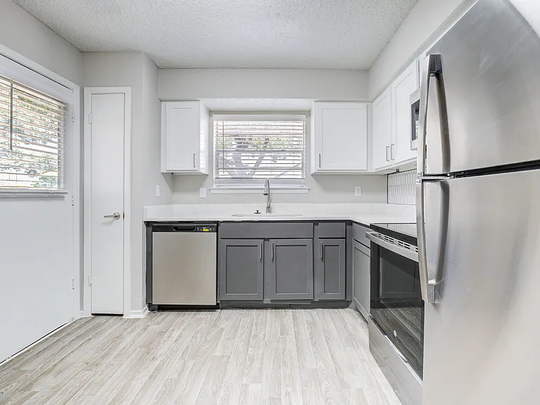 Bella Vista — Photo 19