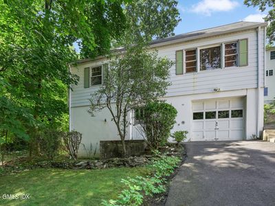 66 Laddins Rock Rd, Old Greenwich, CT, 06870