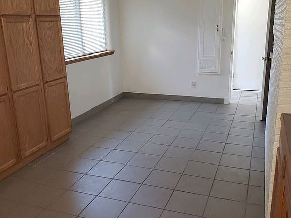 4th image of 10624 Brook Ln SW