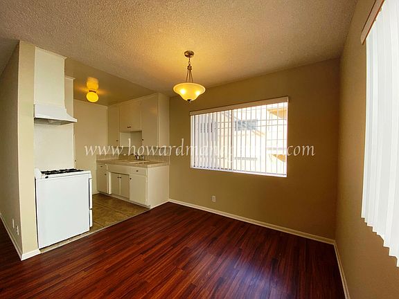 5th image of 1120 6th St APT 10