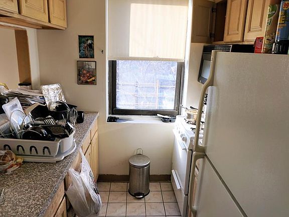 5th image of 143 Bruce Ave APT 4J