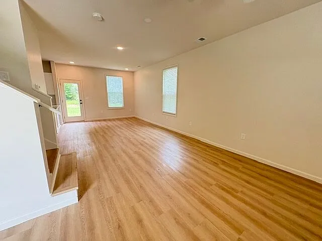 215 W Chappell — Photo 3