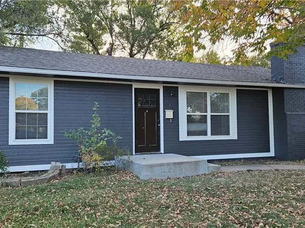 113 Meadowbrook Dr, Gardner, KS 66030