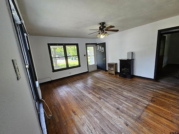 5th image of 2000 Laura Lee Ln