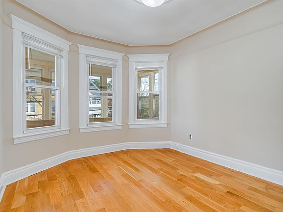3rd image of 124 W 54th St #2