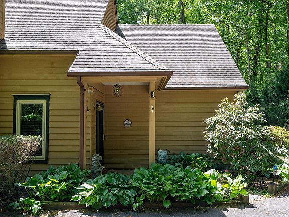 2nd image of 352 Daniels Rd