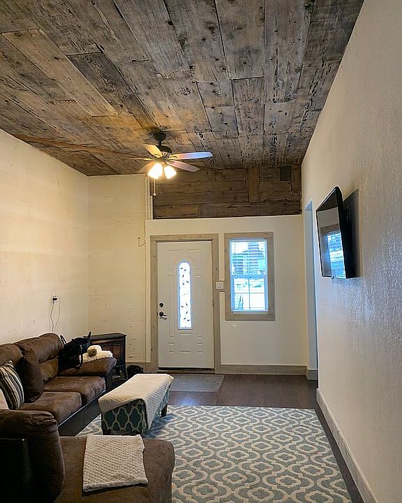 2nd image of 714 Andrews Rd