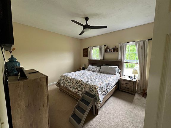 3rd image of 2611 Mount Union Rd