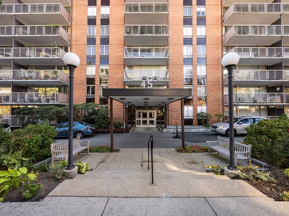 45 Longwood Ave #Penthouse D, Brookline, MA 02446