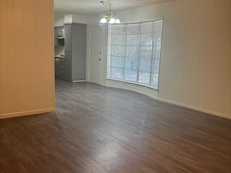 2909 SE 5th St — Photo 7